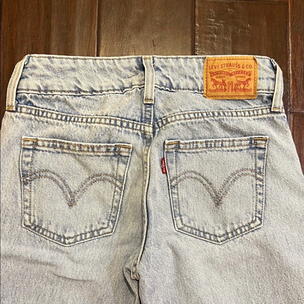 Levi's Classic Light Blue Jeans